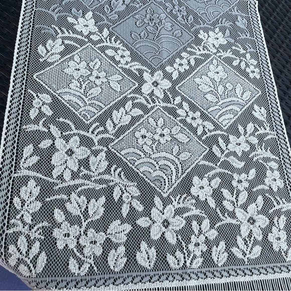 14”x48” Heritage Lace Fringed Runner in Chantilly Print 14”x48” - Picture 11 of 13